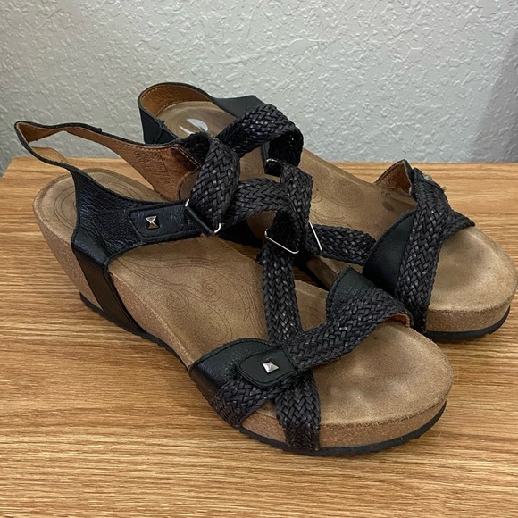 Taos Footwear Women's Julia Wedge Strappy Sandals Black Sz 8-8.5 - Picture 2 of 11